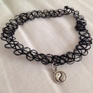 brandy Melville yin yang choker