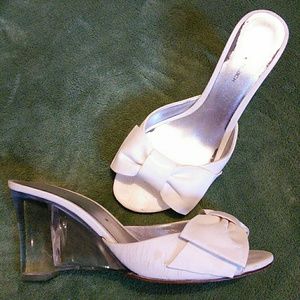 👡 White leather bow slides