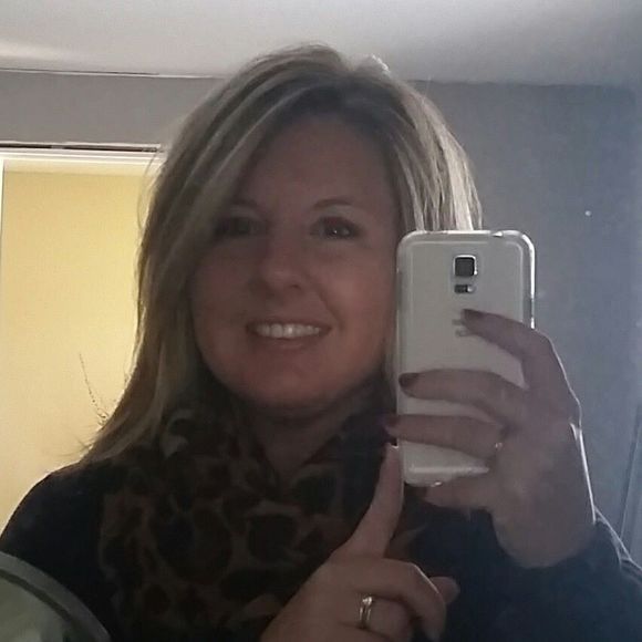 Meet your Posher, Erika - Picture 3 of 6