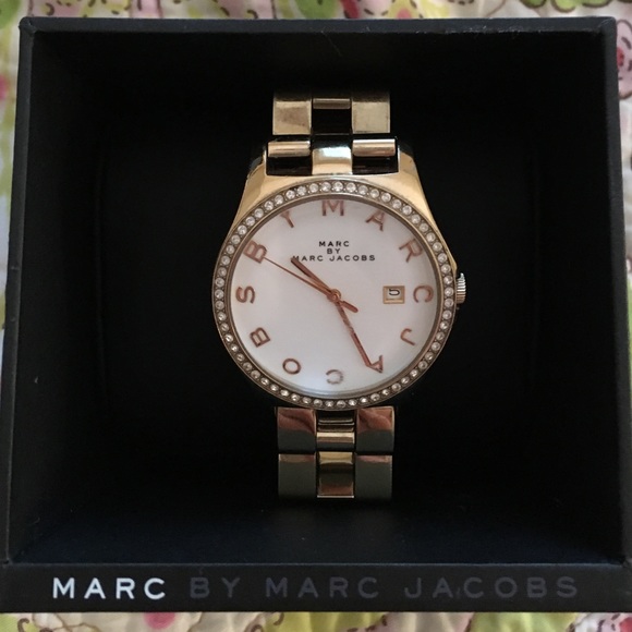 AMAZING DEAL🎉 Marc Jacobs gold watch!