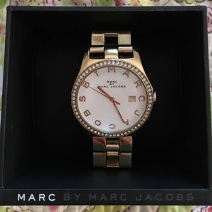 AMAZING DEAL🎉 Marc Jacobs gold watch!