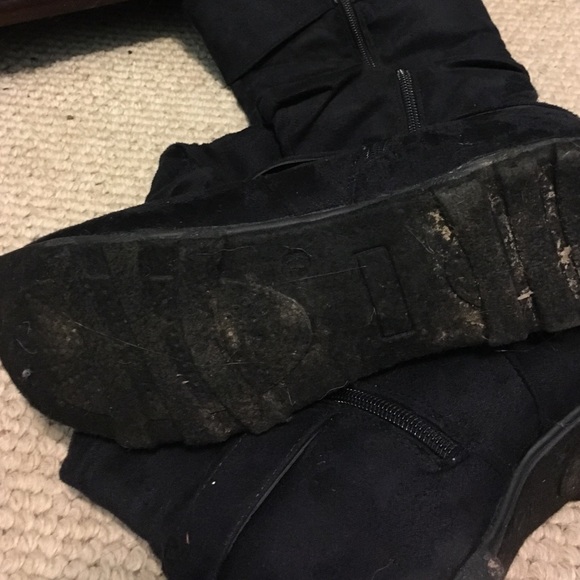 Black boots - Picture 2 of 2