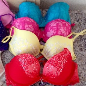 Victoria's Secret 32C     So. Many. Bras.