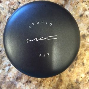 MAC studio fix powder foundation