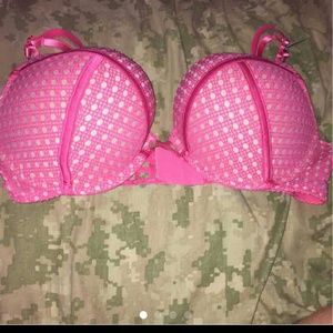 ISO THIS VS BRA from the Bombshell line