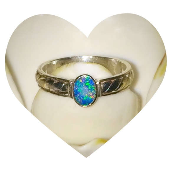 Jewelry - Beautiful Sterling silver & Opal ring 💖✨