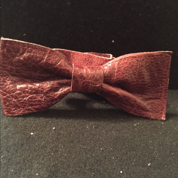 Bow ties - Picture 1 of 4