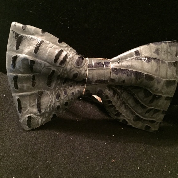Bow ties - Picture 4 of 4