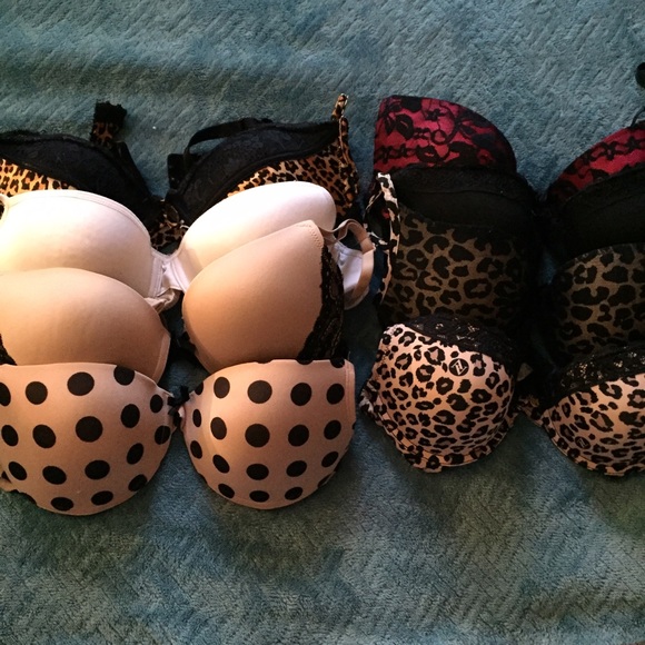 🔺SOLD🔻 Bundle of 5 Bras.