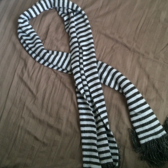 Black and Blue Striped Scarf - Picture 3 of 4