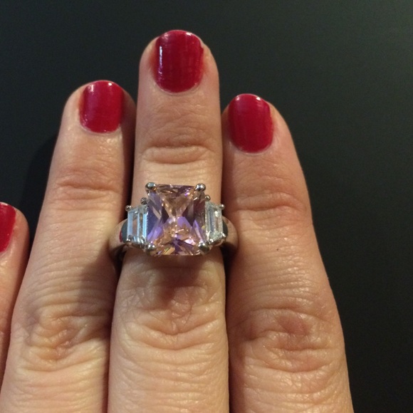 Stunning ring! - Picture 3 of 3