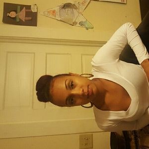 Meet your Posher, Monique