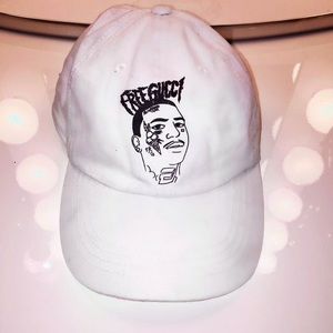 Free-Gucci Strapback Cap