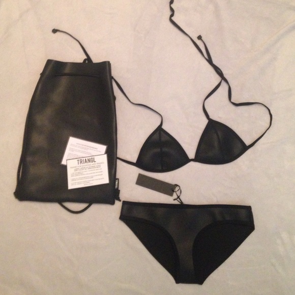 Authentic triangl New York Noir Bikini