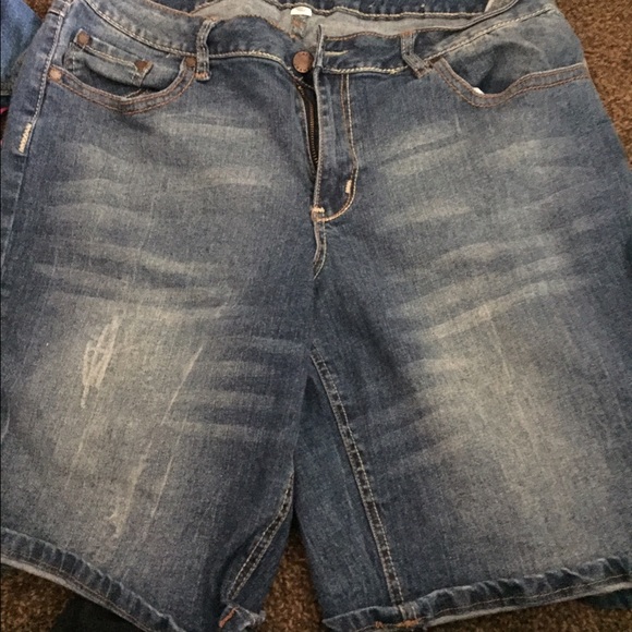 Cato Jean Capri