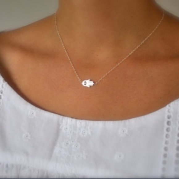 ONE gold LEFT ! Hamsa Hand Necklace Gold/silver - Picture 4 of 4