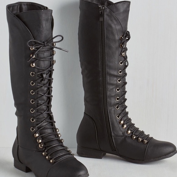 Black Lace-Up Boots