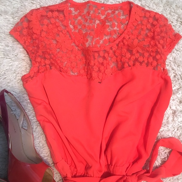 {gifted} Beautiful Guess sheer top dress, size 6 - Picture 3 of 4