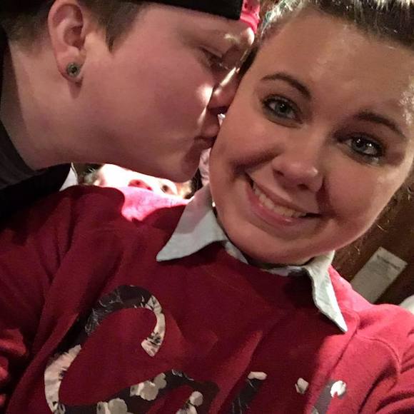 Meet your Posher, Holly