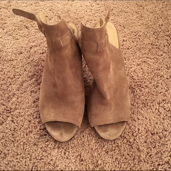 via spiga suede sandals