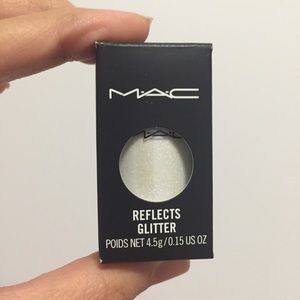MAC Cosmetics Reflects Glitter in Reflects Blue