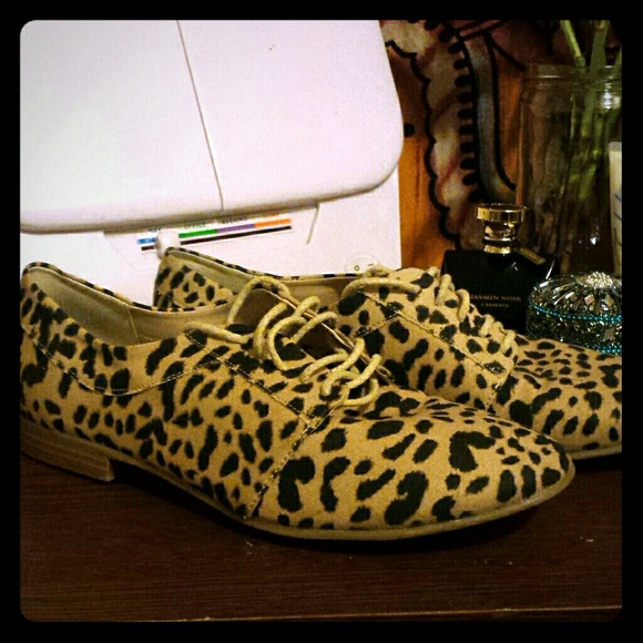 GAP Leopard Print Oxfords
