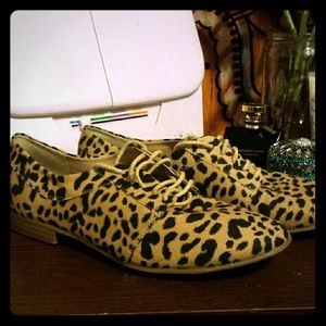 GAP Leopard Print Oxfords