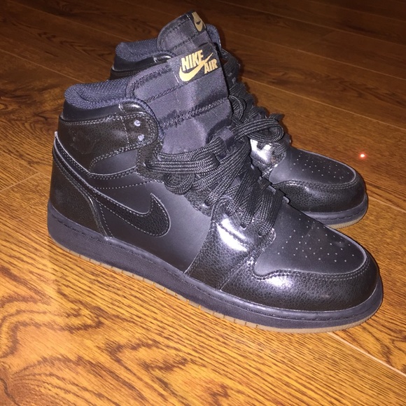 Air Jordan 1 Black and Gum Sole Size 7