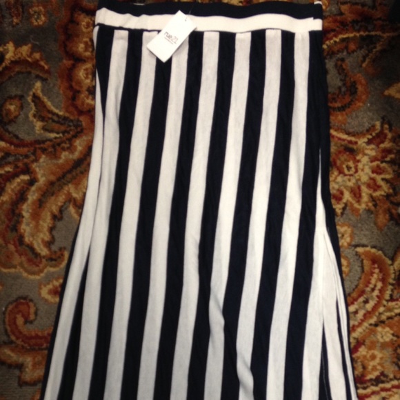 ❤️Rue 21 size M ankle length skirt