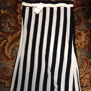 ❤️Rue 21 size M ankle length skirt