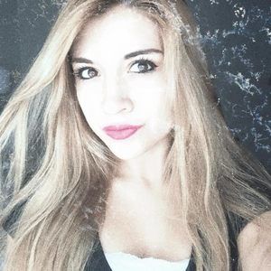 Meet your Posher, Dayana