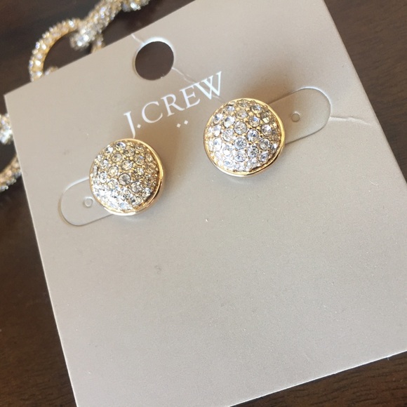 Round pave stud earrings