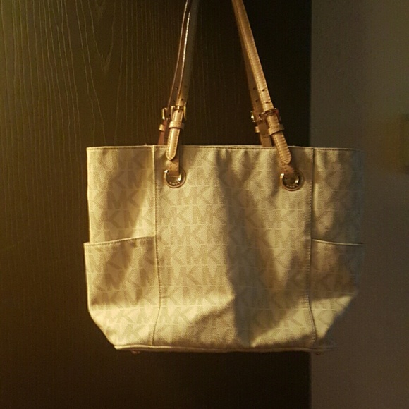 Michael kors purse - Picture 3 of 4