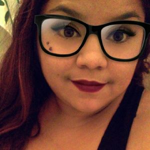 Meet your Posher, Clarissa