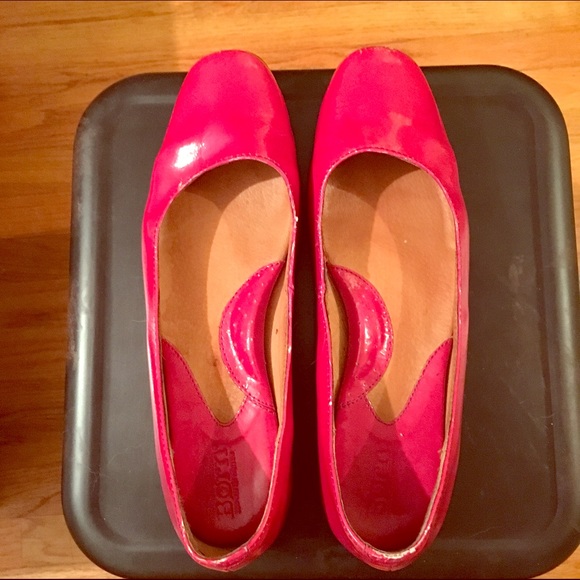 Born Hot Pink/ Fuchsia Patent Leather Flats