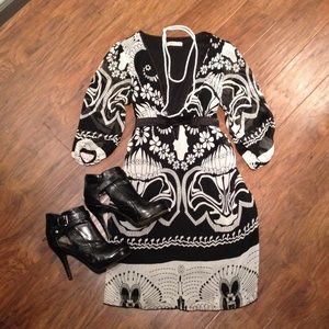 3/4 sleeve black and white graphic print dress