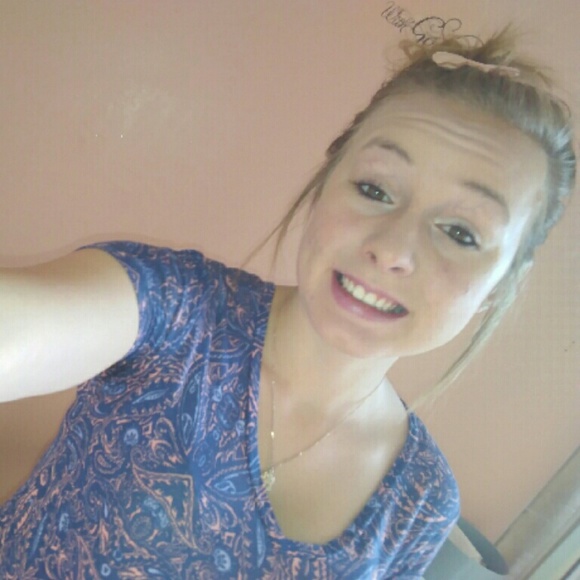 Meet your Posher, Becca