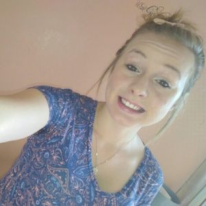 Meet your Posher, Becca