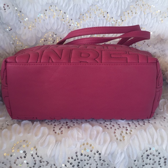 💯% Authentic Ladies Betsey Johnson purse - Picture 3 of 4