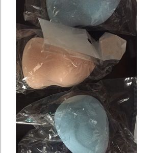 Makeup sponges