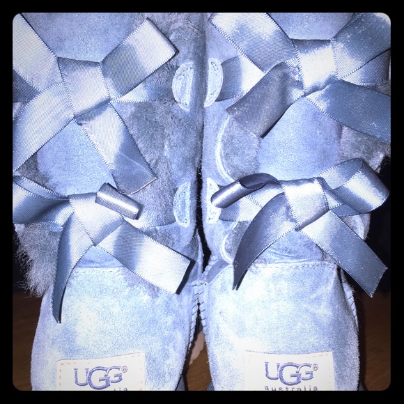 New in box. Ugg Bailey Bow grayish blue 8