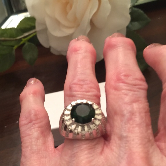 Elite Jewelry Jewelry - Emerald Dome Ring.   NWT
