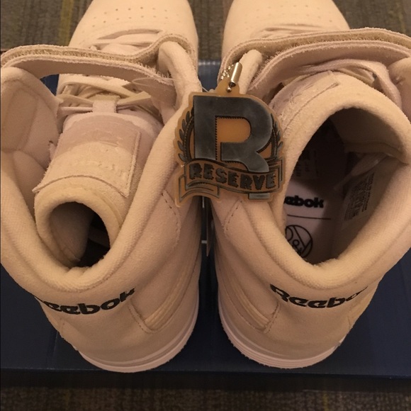 NEW Reebok High Top Men's Sneakers Limited Edition - Picture 3 of 4