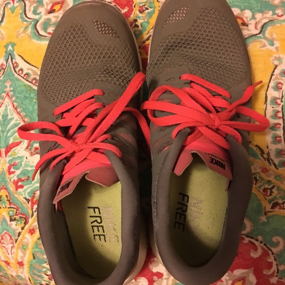 Nike free tennis shoes size 7.5