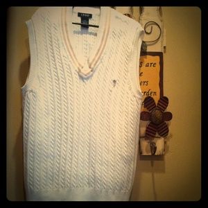 Short sleeved white sweater