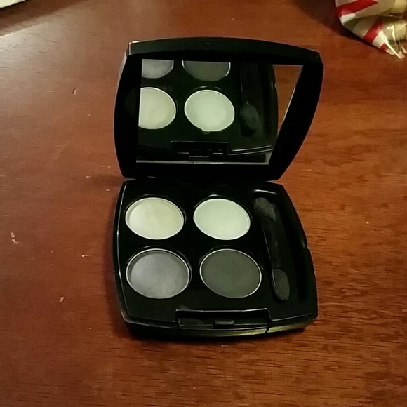 Eyeshadow quad