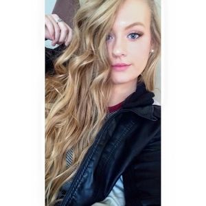 Meet your Posher, Kelly