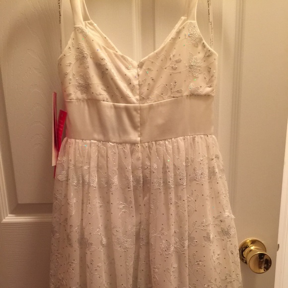 Tea- length dress ,iridescent sequence dress. - Picture 3 of 4