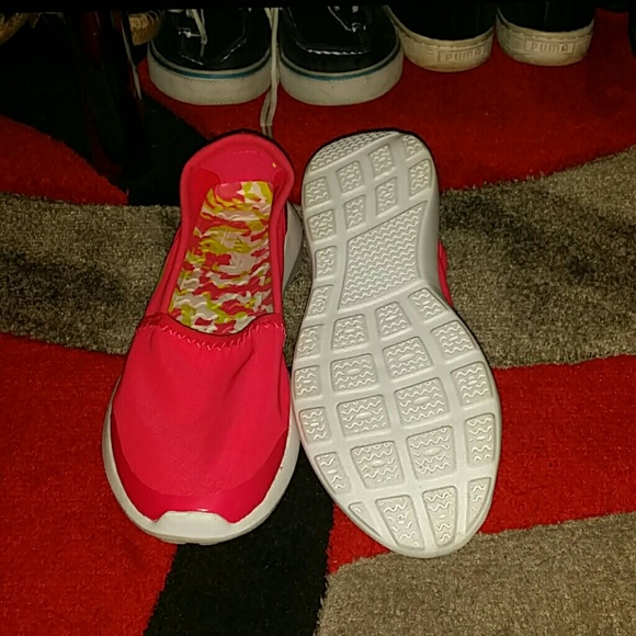 Sold on another site Avia xscape slip-on - Picture 2 of 3