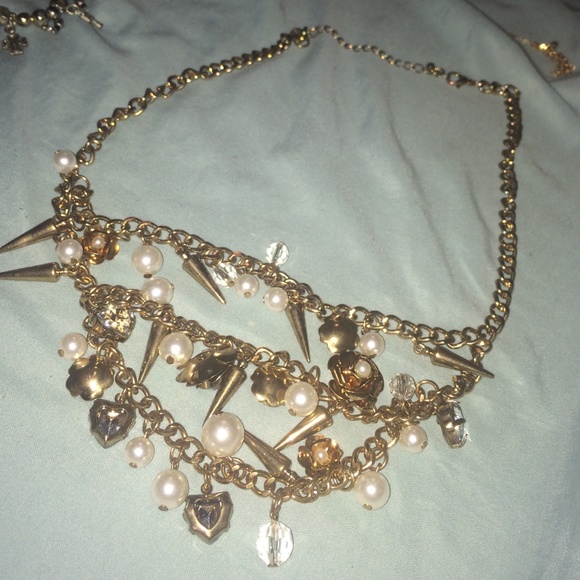 Forever 21 layered flower Necklace